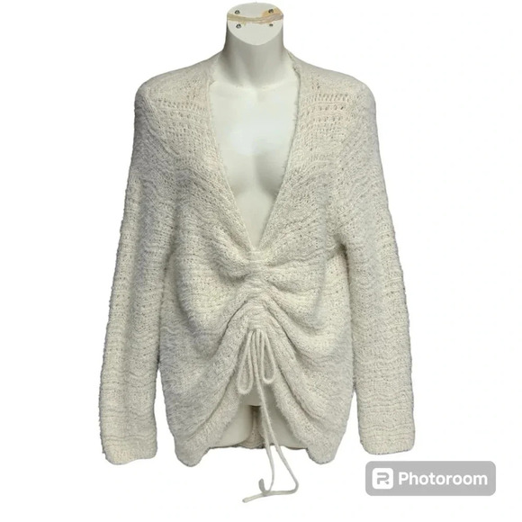 Hem & Thread size small cream deep V sweater super soft NWOT - Picture 1 of 7